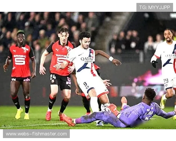 朗斯3-1战胜雷恩，雅凯与布德拉尔比赛中受伤离场