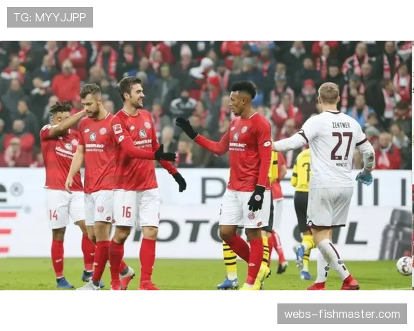 美因茨1-1战平门兴，最后时刻被判点球引争议